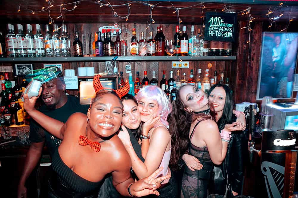 soirée halloween au Rebel bar à Chatelet