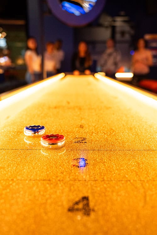 espace de jeux Shuffleboard O’Sullivans Grenoble