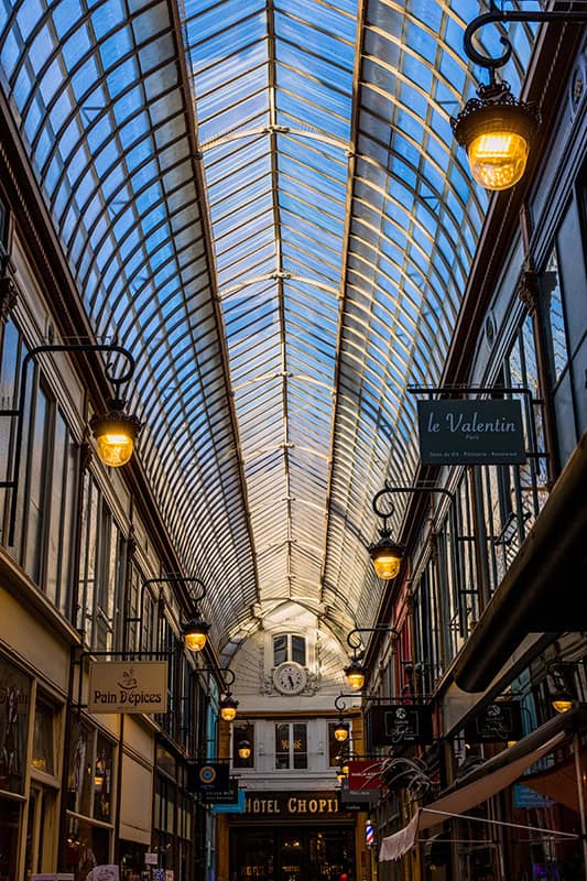 Passage Jouffroy à Paris, Proche des Grands Boulevards